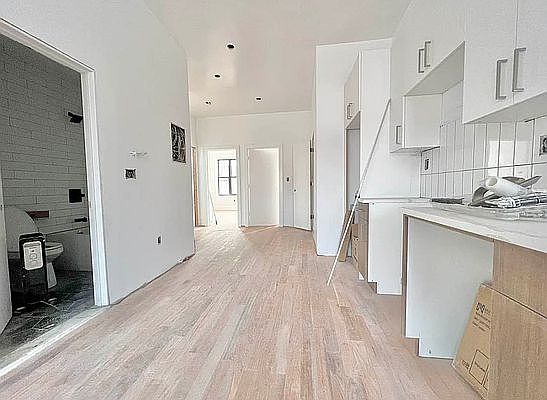 4th image of 711 E 133rd St #2C