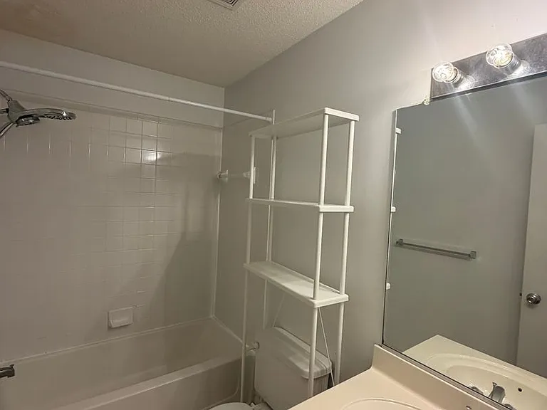 325 Town Pointe Way — Photo 19