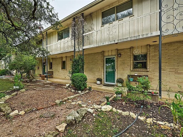 5330 Balcones Dr #G — Photo 16