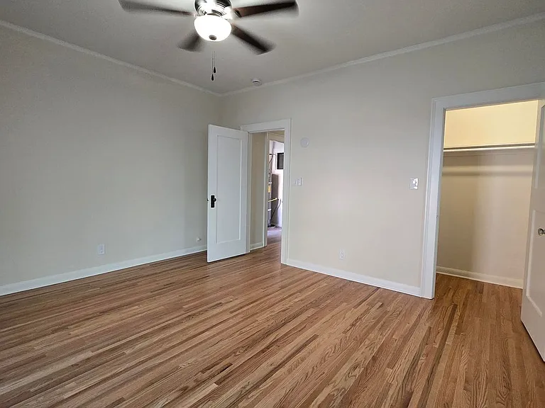 Boutique Apartment building in the mid-Wilshire — Photo 14