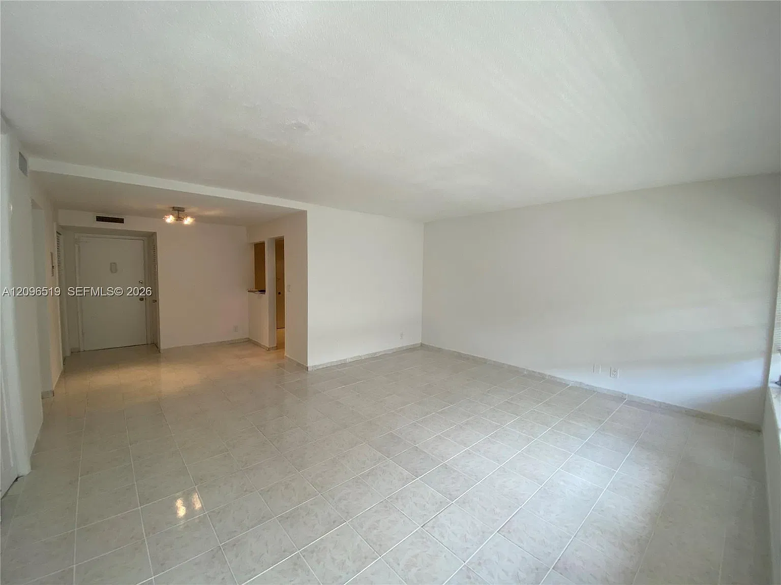 Fountainview Condo — Photo 3