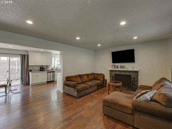 5th image of 11958 SE Woodward Pl