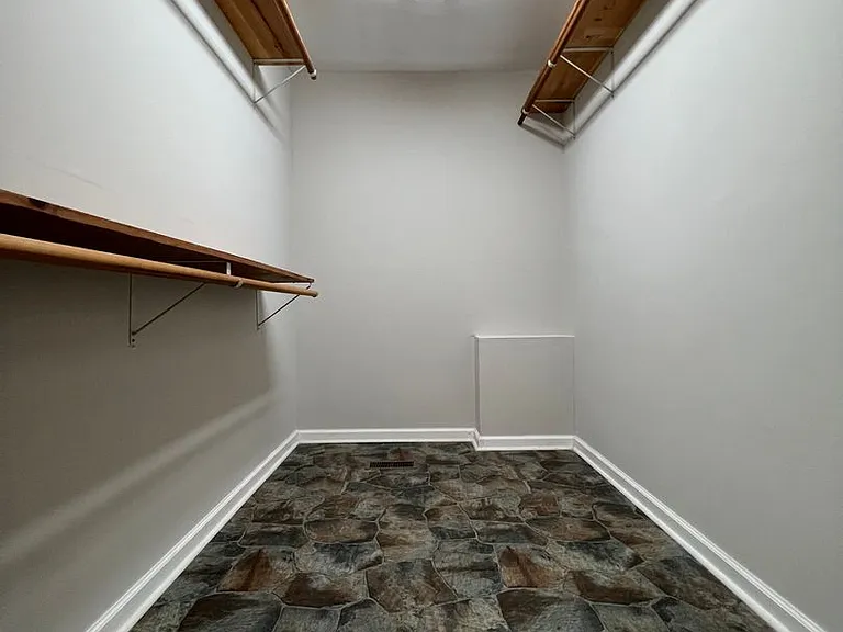 805 Gardenview Dr — Photo 23
