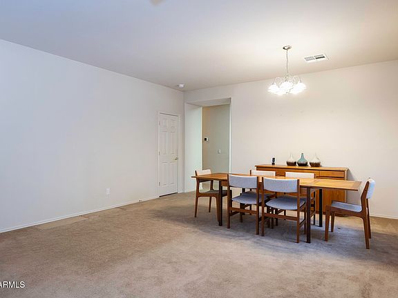 5th image of 1442 E SADDLEBROOK Court