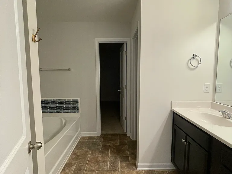 918 Rockleigh Dr — Photo 29