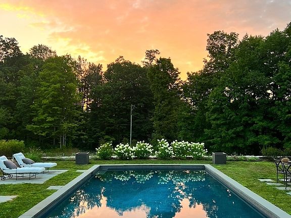 2nd image of 5 Valley Road