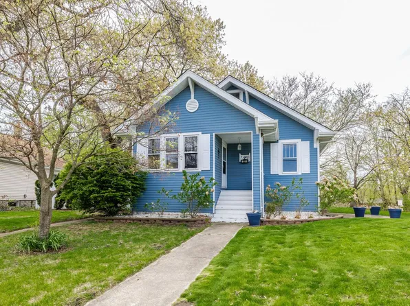 22 W Main St, Glenwood, IL 60425