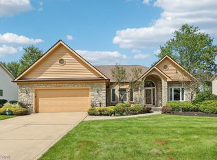 36545 Aberdeen Ln, Solon, OH 44139