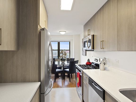 The Grand - Kitchen 2 - F Line