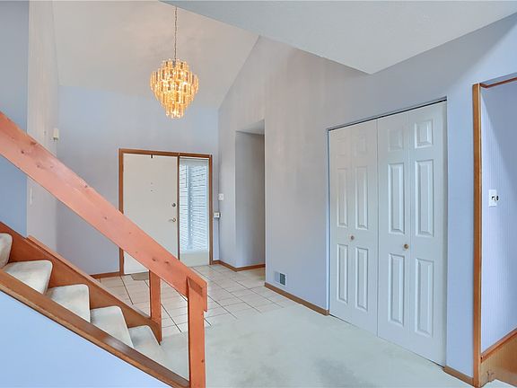 5th image of 2614 Briar Ct