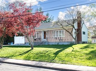 12 Bates Rd, Manchester, CT 06042