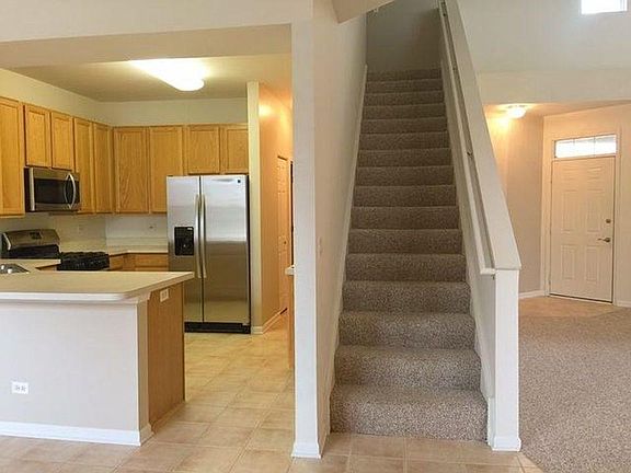 5th image of 518 Shakespeare Dr