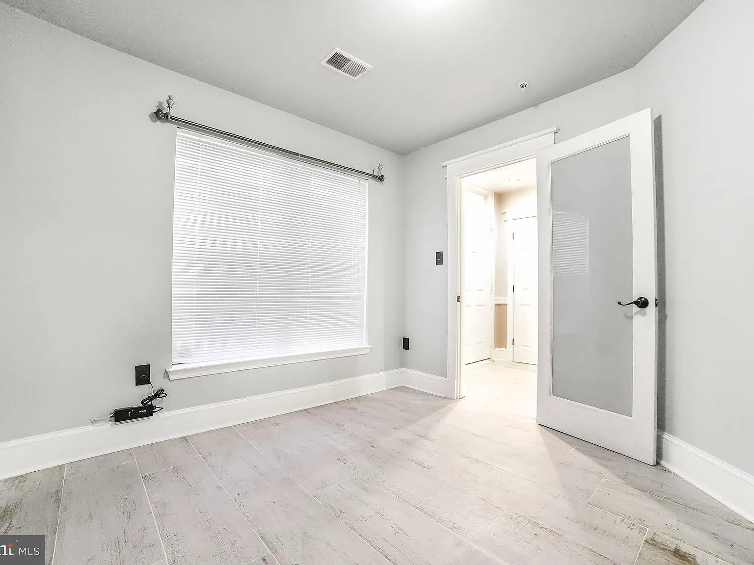 4 bed, 3.5 bath, 2370 sqft, $2,950 — Photo 3