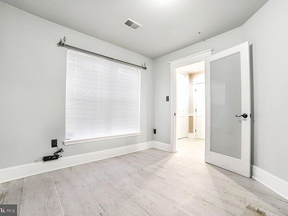 3rd image of 3100 Esser Pl
