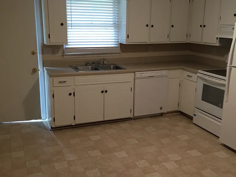 603 Creekside Dr — Photo 8