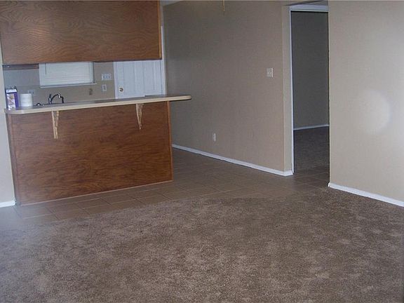2nd image of 239 Summit Dr Unit B