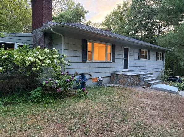 49 Hamilton Dr, Bethany, CT 06524