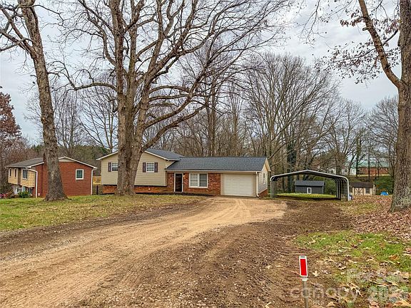 2nd image of 130 Powder Horn Rd