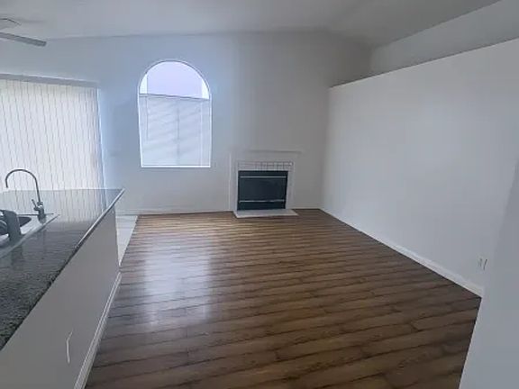 3rd image of 10769 Almond St