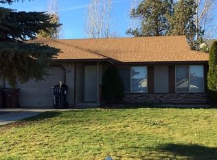 2147 & 2149 SW Canyon Dr, Redmond, OR 97756