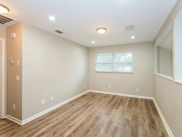 8105 N Fremont Ave — Photo 14