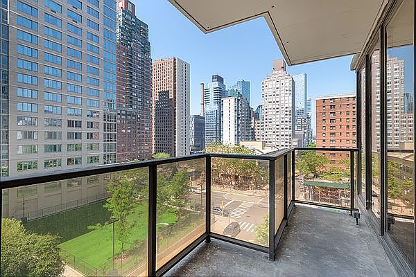 1st image of 161 W 61st St APT 6B