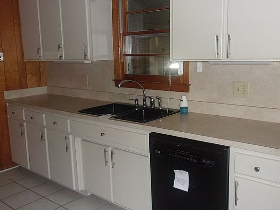 5th image of 388 Hodges Dr