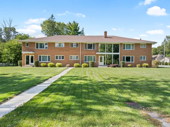 1505 S 124th St APT 2, New Berlin, WI 53151