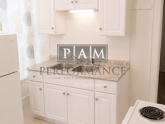 5th image of 2555 N Humboldt Blvd #1