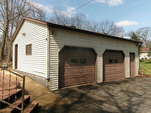 3rd image of 102 McClaflin St