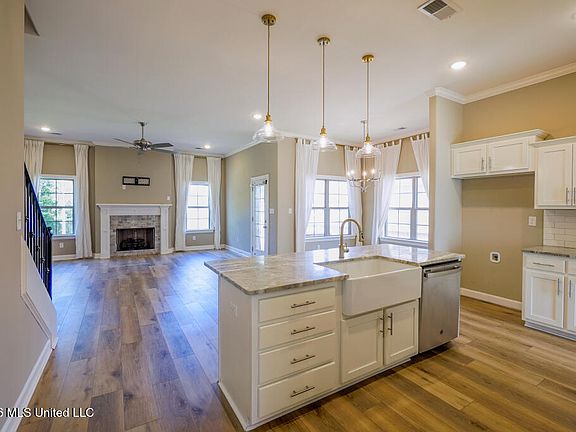 3rd image of 1716 Lia Ln
