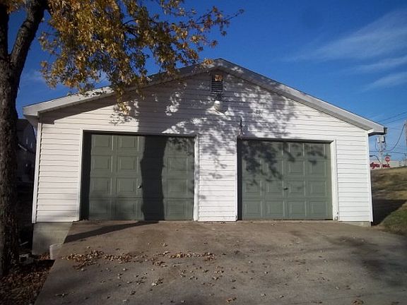 2nd image of 715 Ima Dr