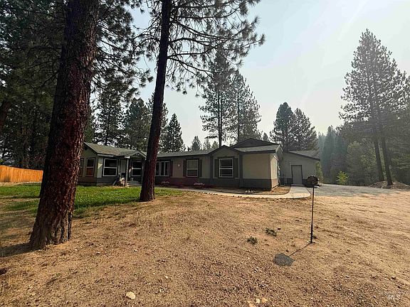 2nd image of 15 Mountain Meadow Rd