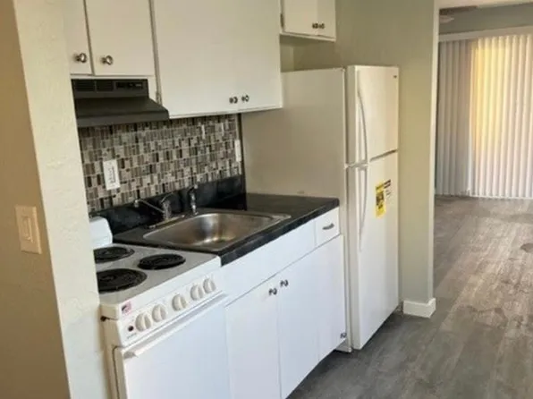 8156 Country Rd Unit 102, Fort Myers, FL 33919