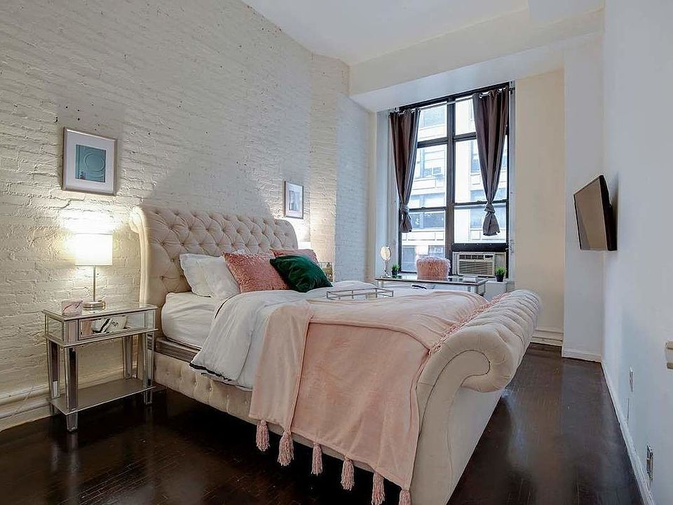 1st image of 220 Park Ave S #3EE
