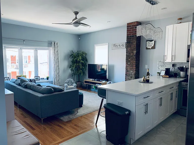 190 Shepherd Ave #2 — Photo 3