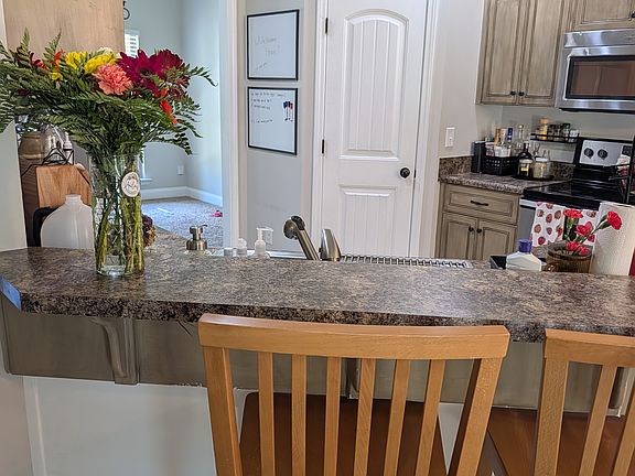 3rd image of 524 Cranberry Cir