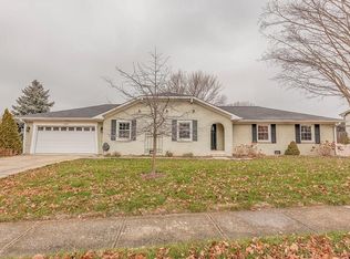 106 Lake Vista Dr, Fishers, IN 46038