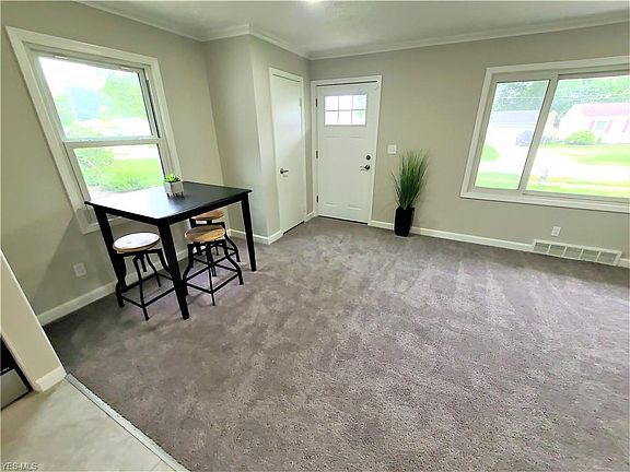 4th image of 264 White Oak Dr