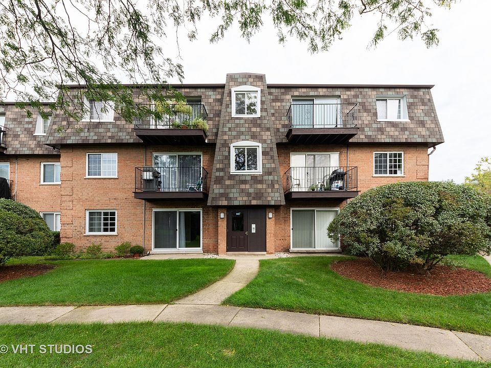 1st image of 9397 Bay Colony Dr APT 1W