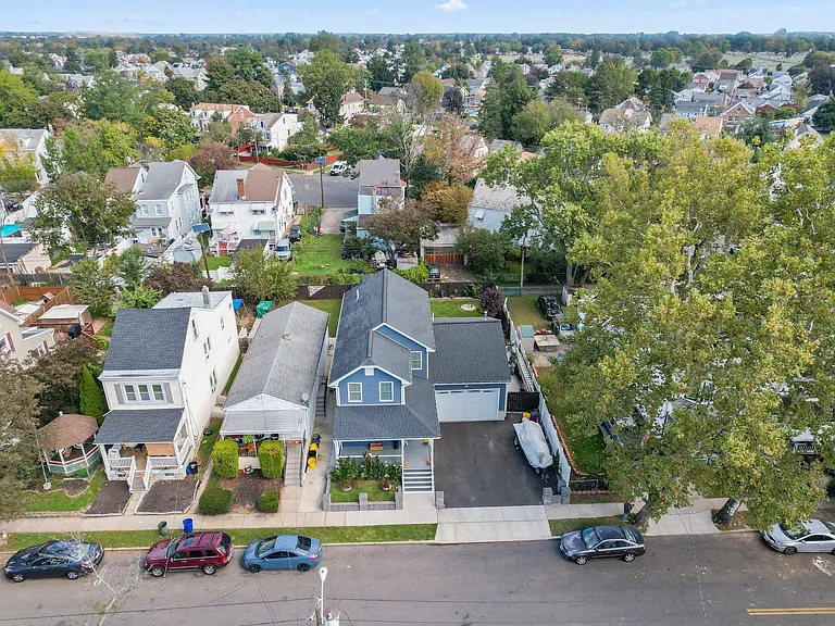 234 Howell St — Photo 41