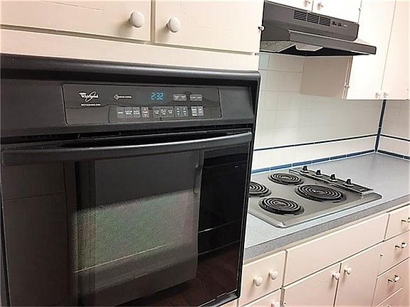3rd image of 2701 Bellefontaine St APT A14