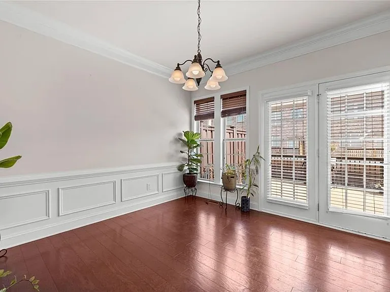 1034 E Paces Ln NE — Photo 11