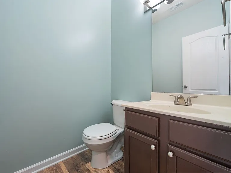 405 Grassy Point Rd — Photo 19