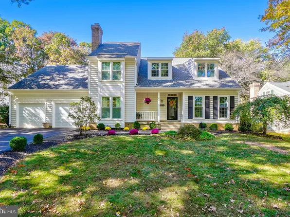 19906 Silverfield Dr, Montgomery Village, MD 20886