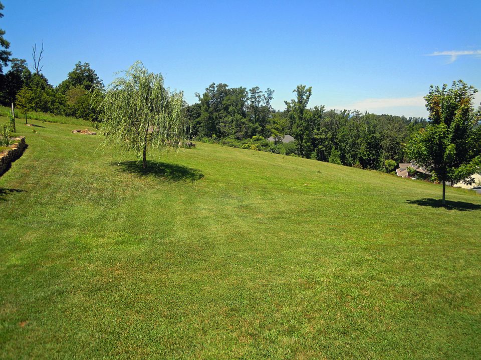 2nd image of Liz Vista Ln