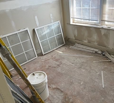 3rd image of 957 N Cicero Ave