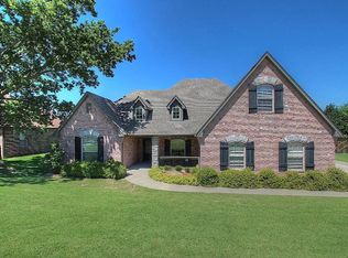 2206 Kings Crest Dr, Sapulpa, OK 74066