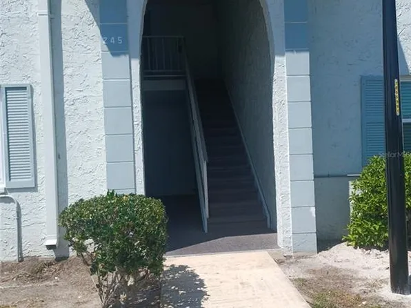 245 S McMullen Booth Rd APT 17, Clearwater, FL 33759