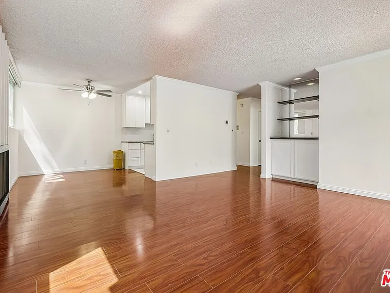 530 S Barrington Ave #110 — Photo 8